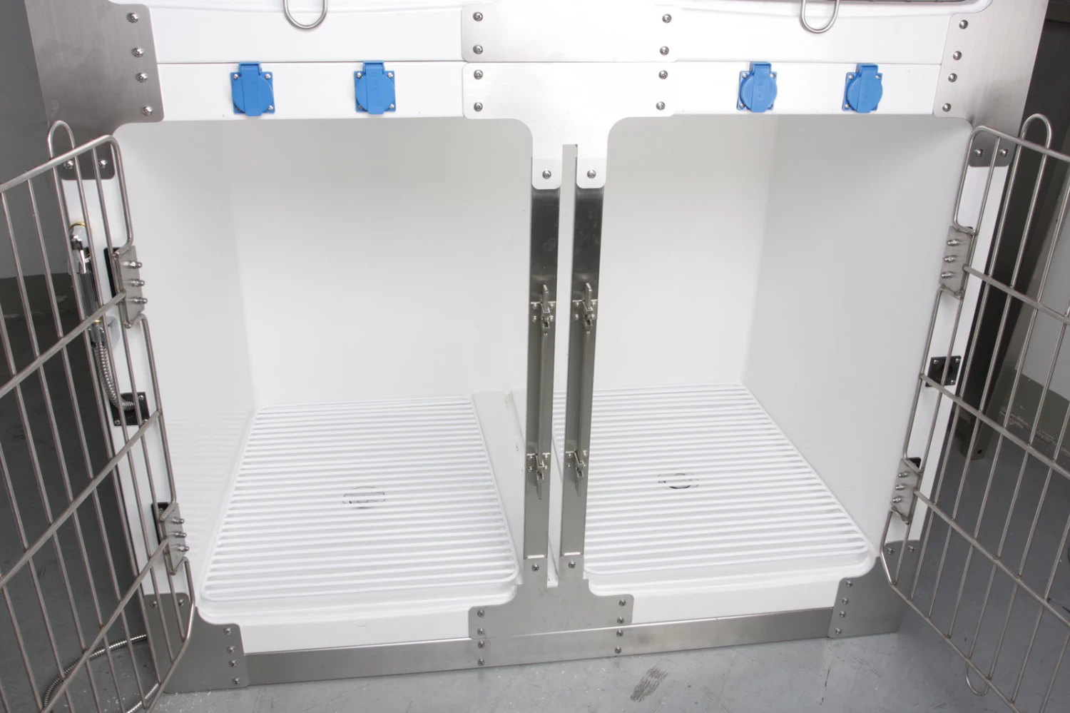 Fiberglass Modular Cage Medium Size 7 Fiberglass Modular Cage Medium Size - Image 7